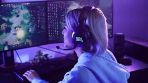 10 Best Gaming Headsets To Buy in 2021